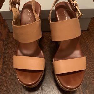 Jessica Simpson sz. 6.5 Cognac Tan Wedges